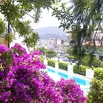 Hotel Papillon *
